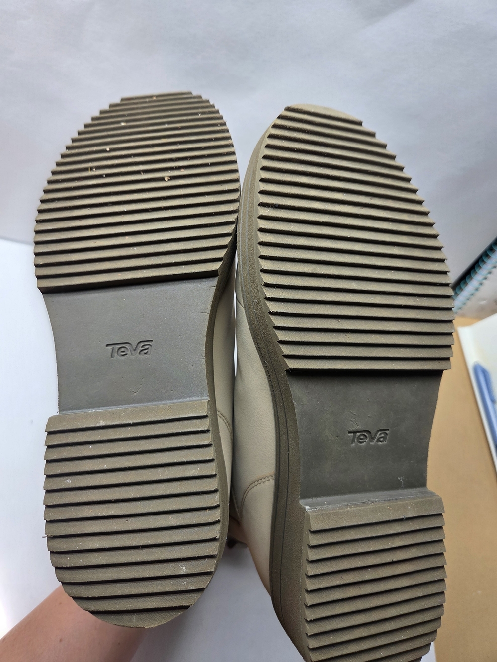Teva Midform Chelsea Boot Sesame Leather Size 10 - Picture 9 of 9